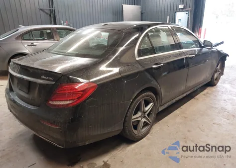 2018 Mercedes-Benz E 300 4Matic z USA, uszkodzony, nr VIN WDDZF4KB2JA334544